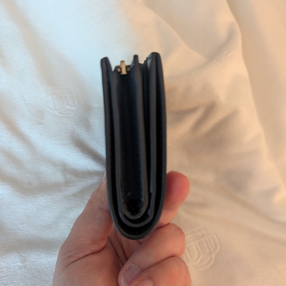 Kate Spade Black and Pink Lip Print Leather Medium Bifold Wallet EUC - Picture 5 of 8